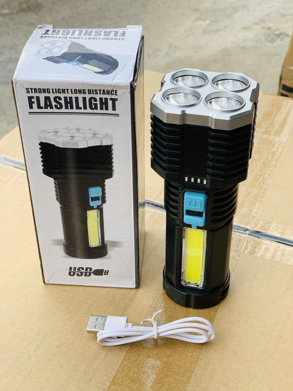 ĐÈN PIN CẦM TAY 4 BÓNG 