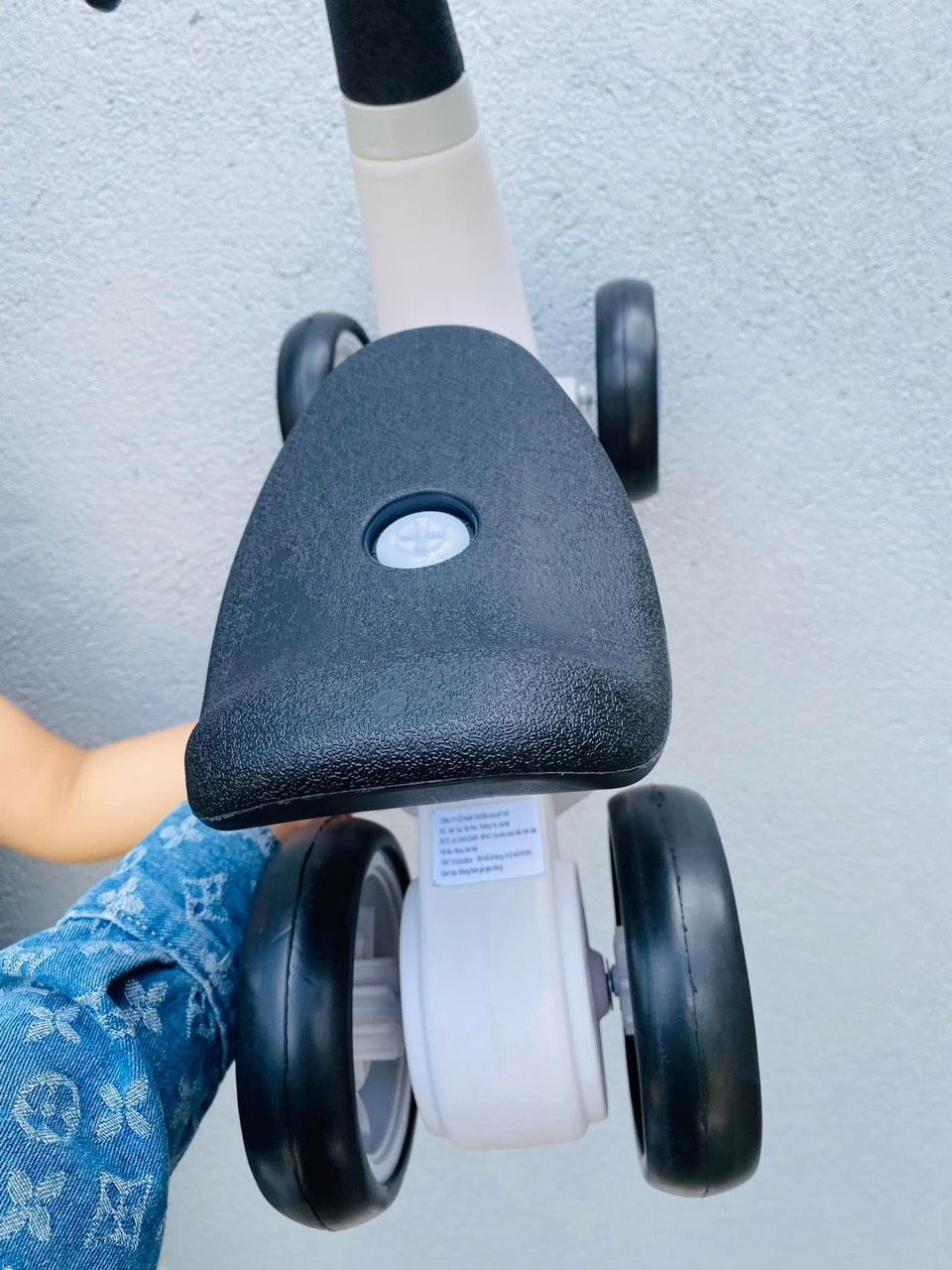 XE CHÒI CHÂN 4 BÁNH THĂNG BẰNG 