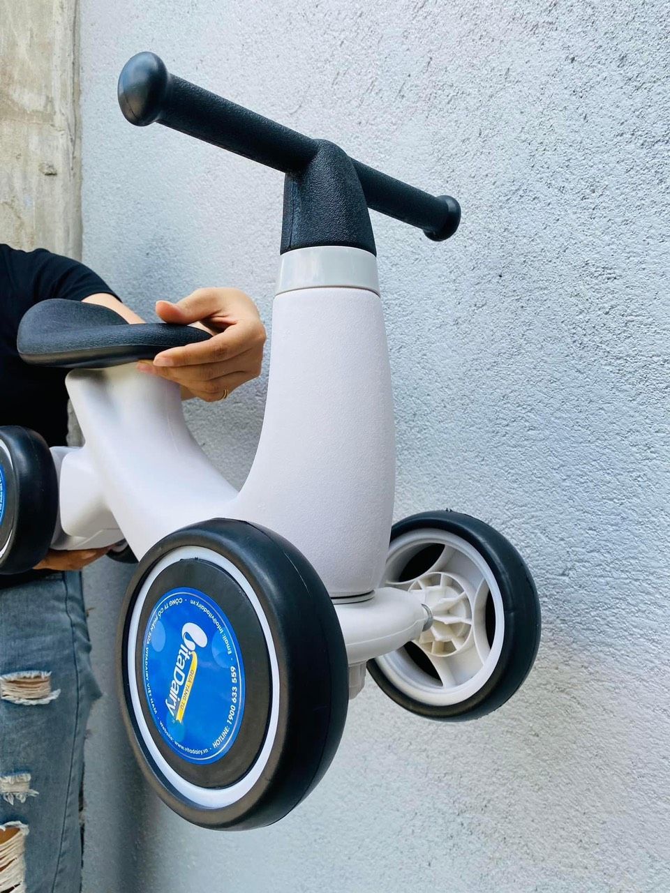 XE CHÒI CHÂN 4 BÁNH THĂNG BẰNG 