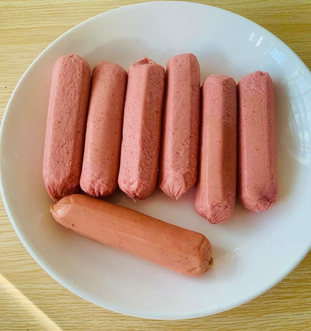 XÚC XÍCH CHAY ĐẶC BIỆT - TÚI 500GR