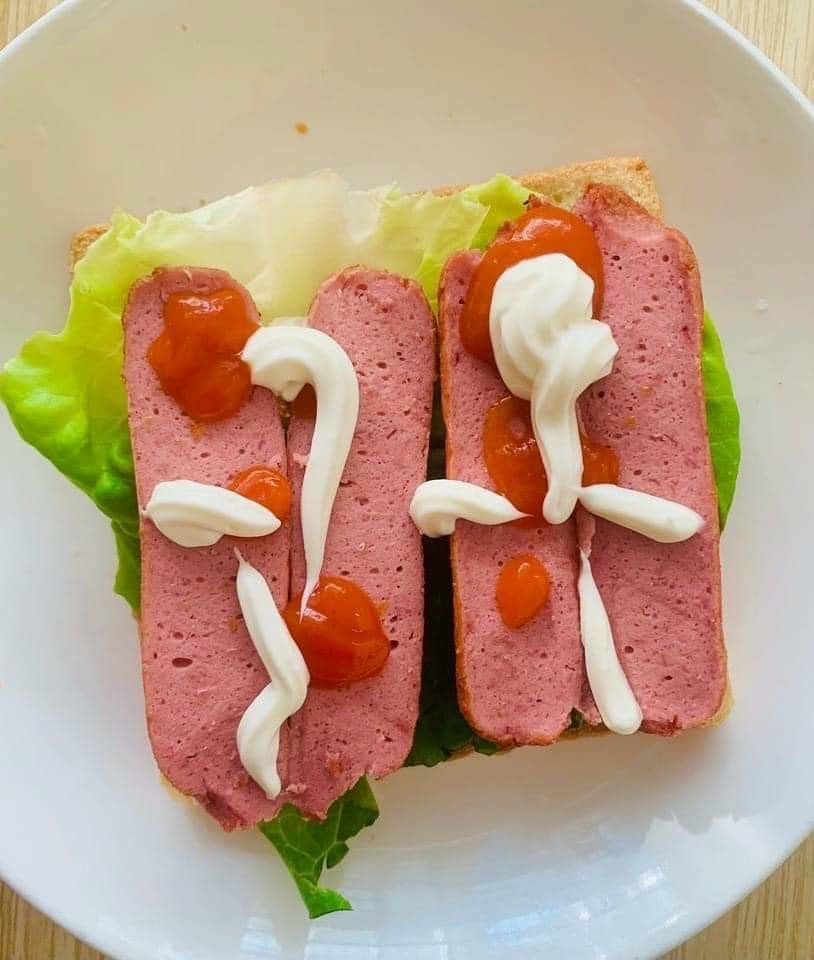 XÚC XÍCH CHAY ĐẶC BIỆT - TÚI 500GR