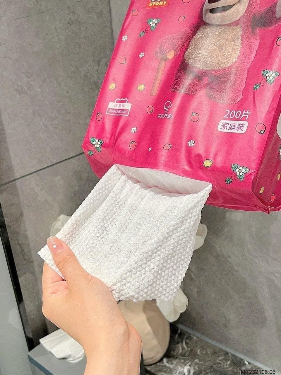 KHĂN VẢI ĐA NĂNG GẤU DÂU HOT TREND