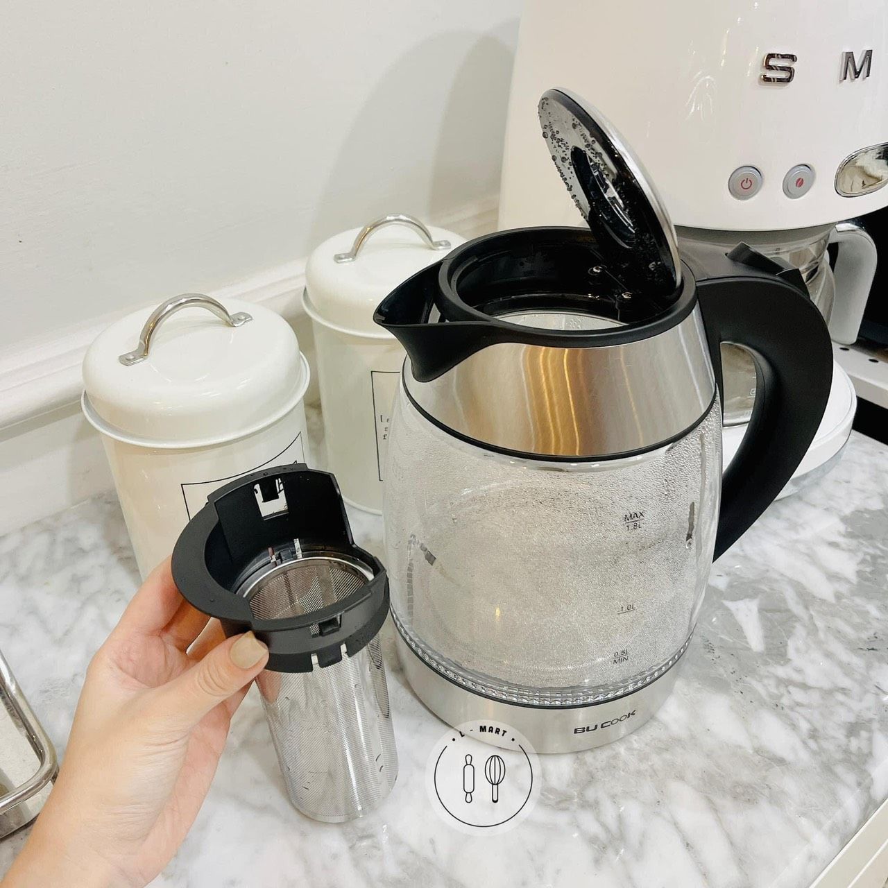 Ấm siêu tốc thủy tinh BUCOOK  1L8