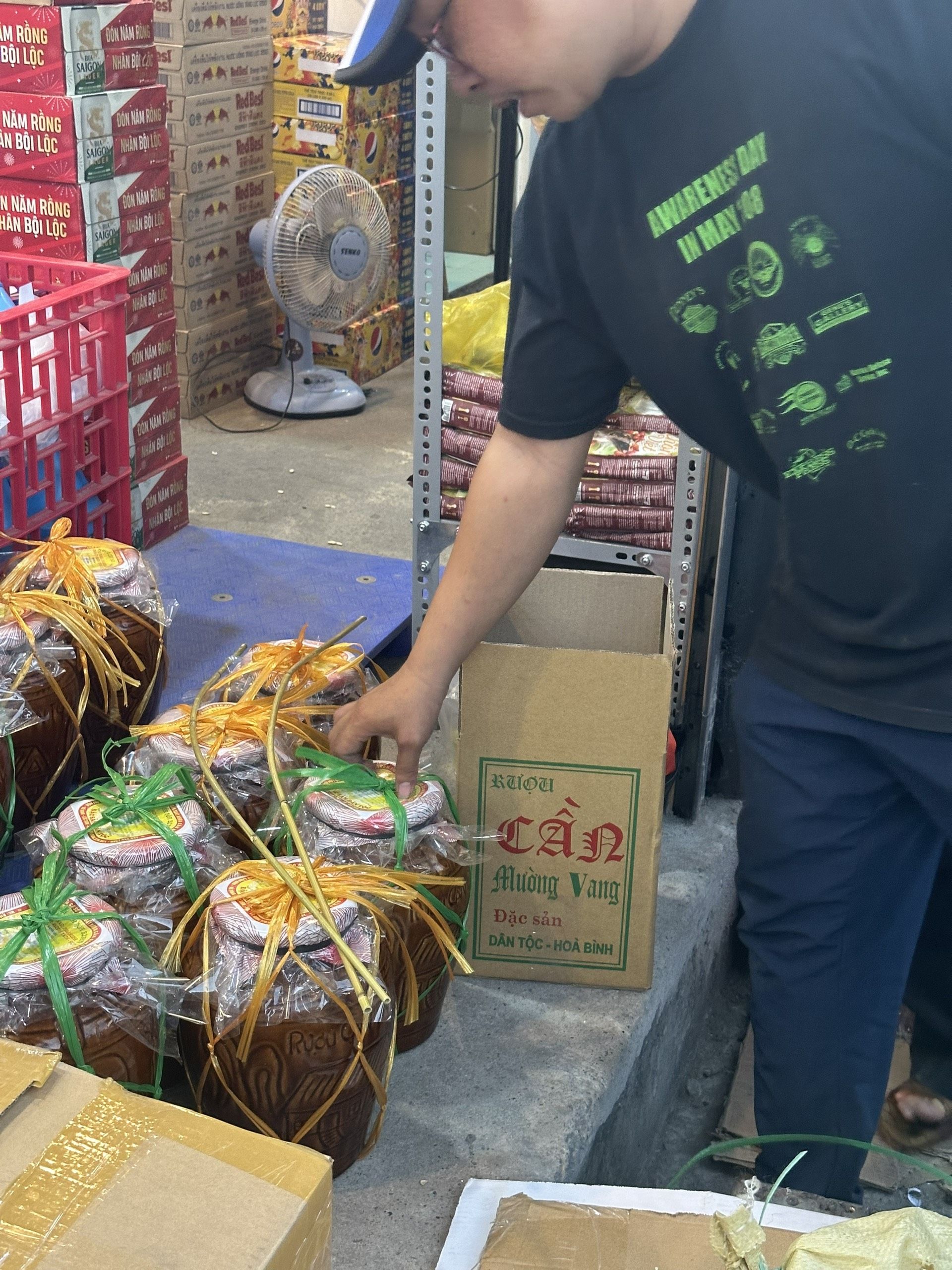 RƯỢU CẦN - TẶNG 5 CÂY ỐNG HÚT 