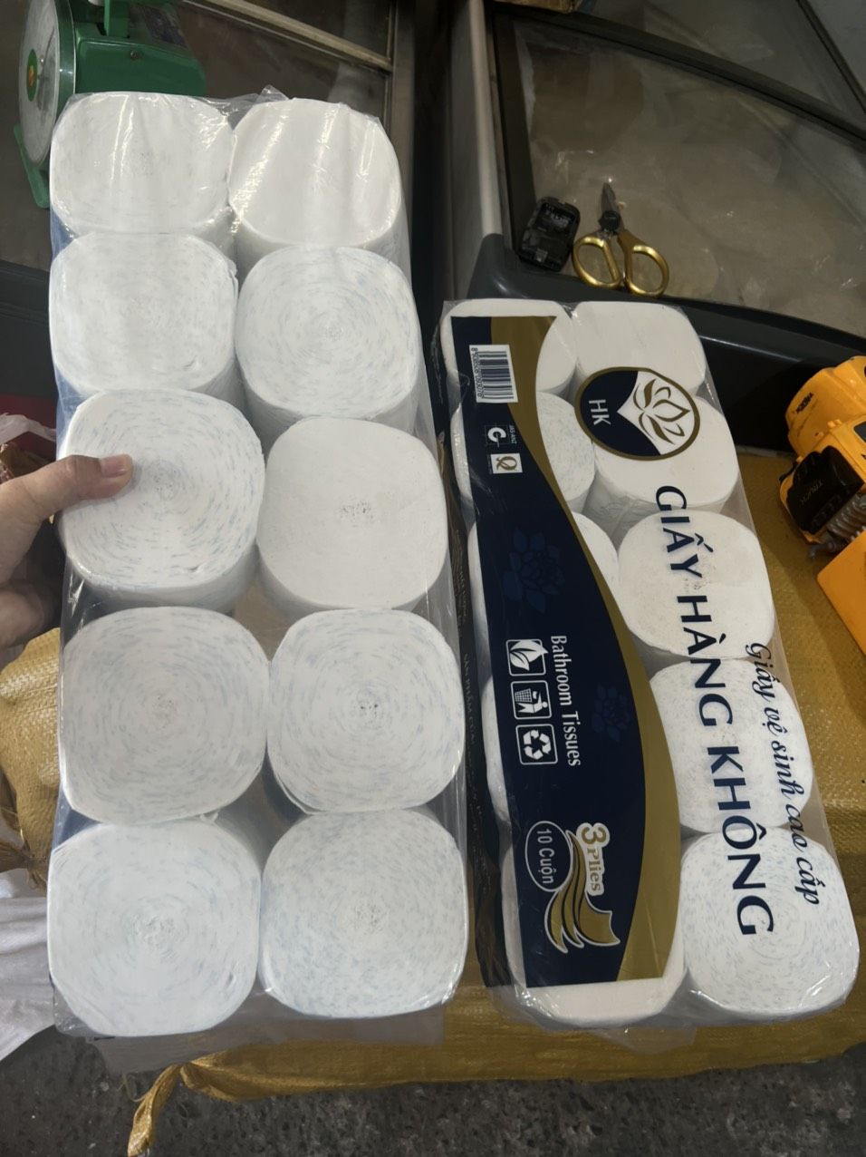 GIẤY VỆ SINH VIETNAMAIRLINE LỐC 10 CUỘn