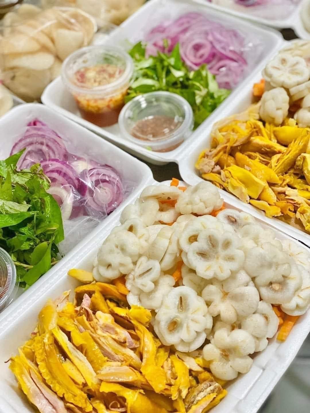 Gà Ủ Muối Nguyên Con Ôm Trứng 