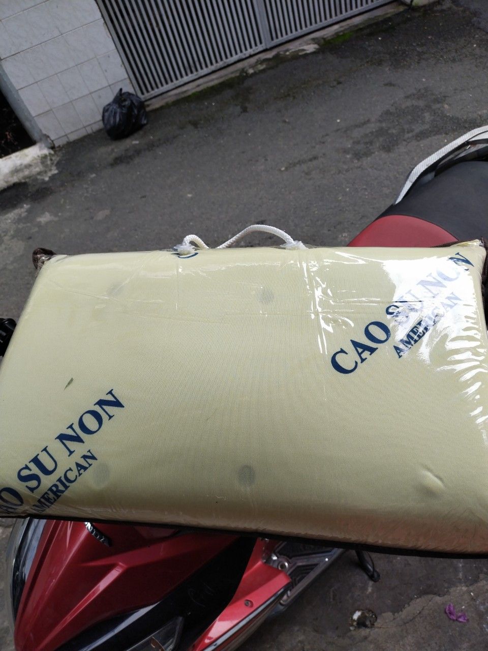 GỐI NẰM CAO SU NON AMERICAN