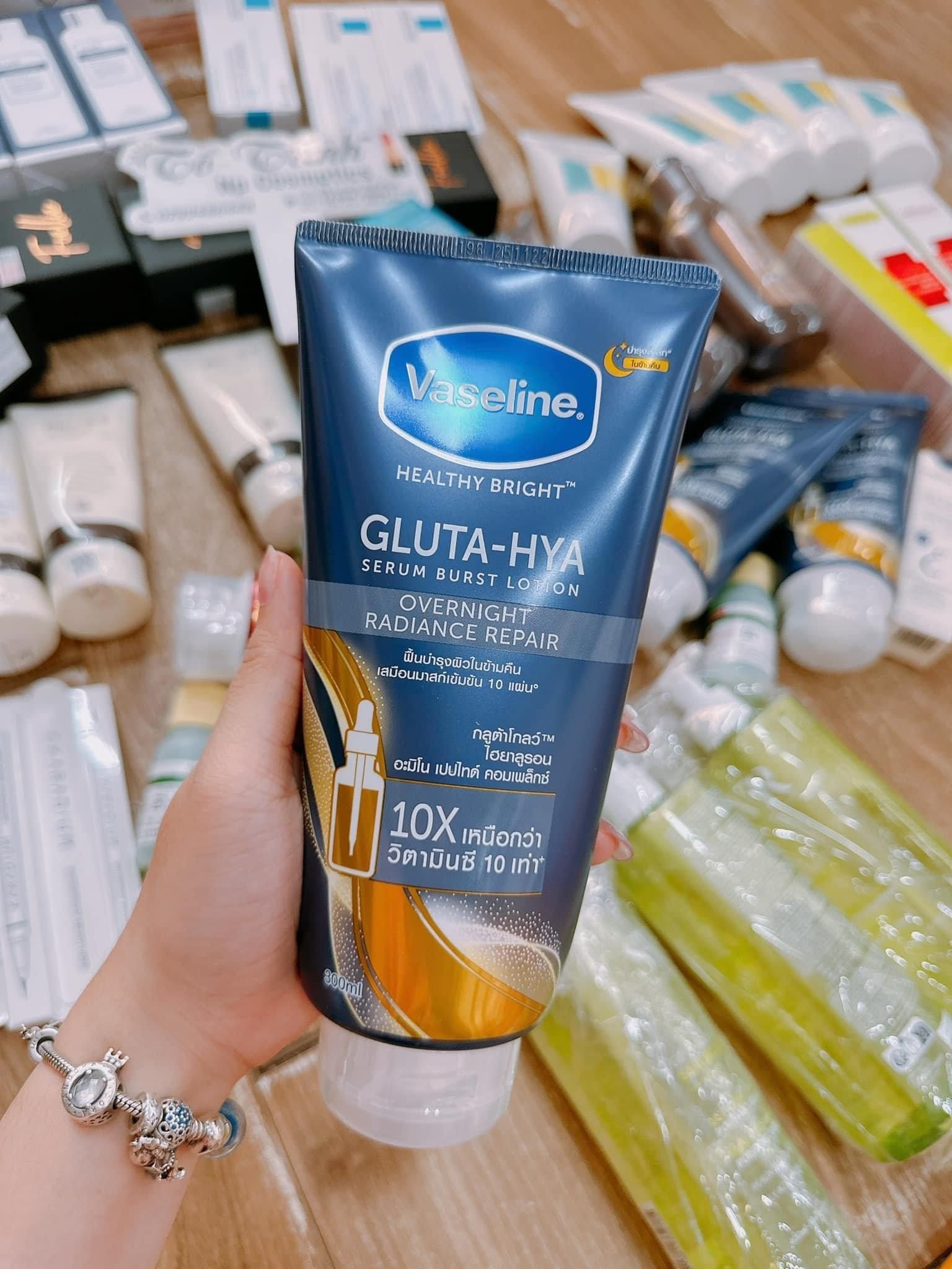 VASELINE GLUTA HYA - BAN ĐÊM XANH 