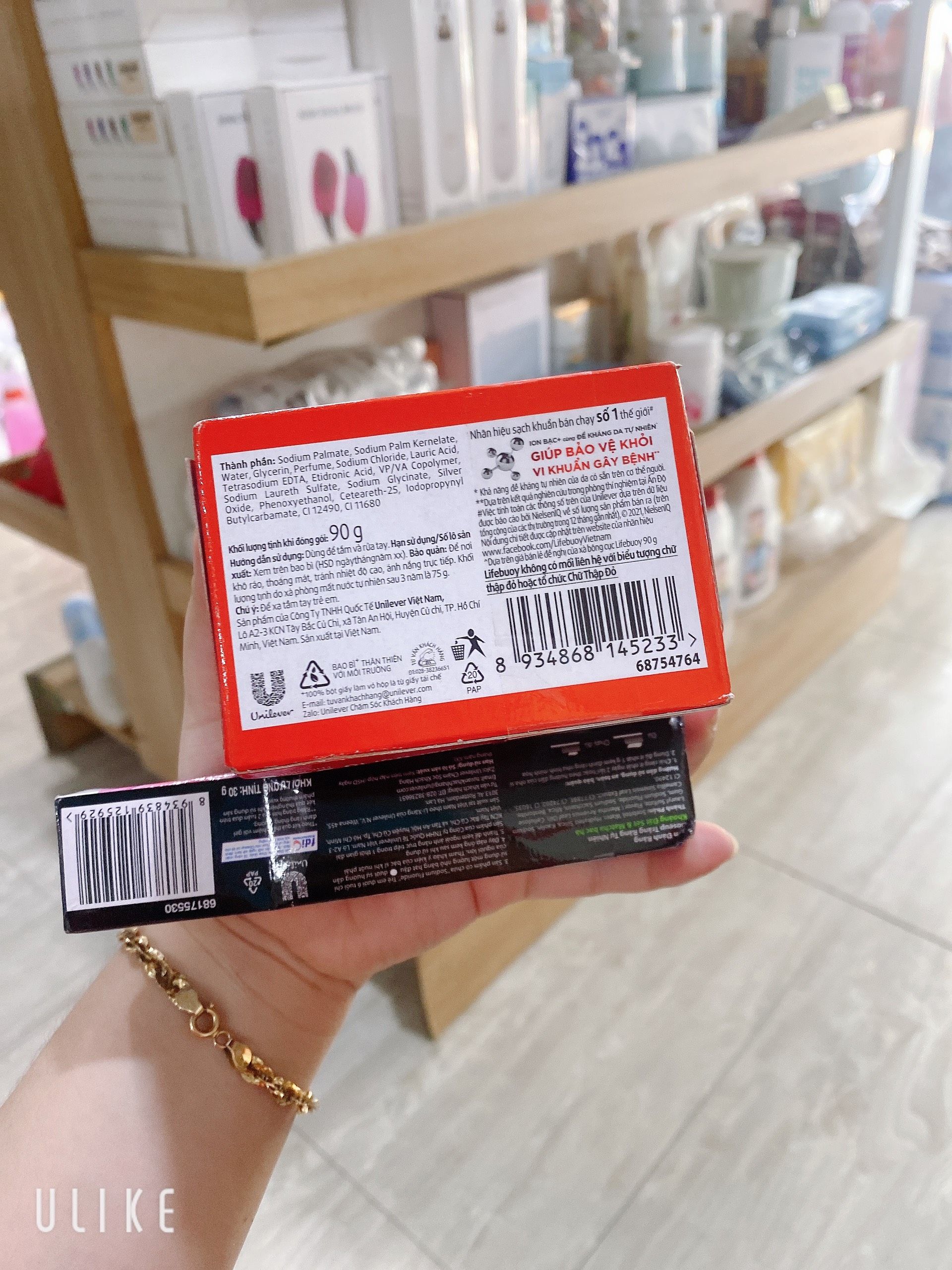 Xà bông Lifebouy - set 3 cục + 1 kem đánh răng 