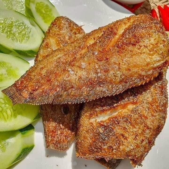 CÁ SẶC 1 NẮNG ƯỚP SẢ ỚT - (  1 KÝ 2 KHAY )