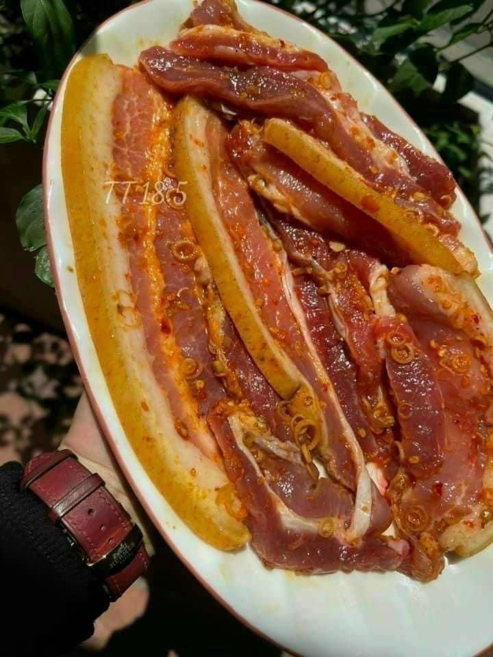 HEO RỪNG ƯỚP SATE - 1 KÝ 2 KHAY