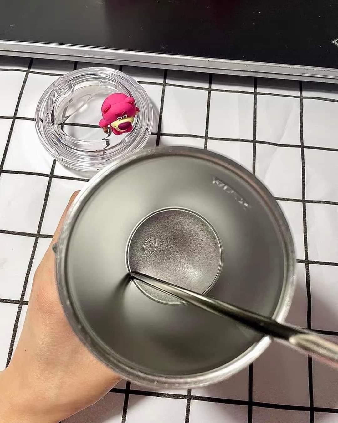 LY GIỮ NHIỆT GẤU DÂU DISNEY