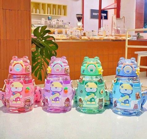 BÌNH NƯỚC GẤU DÂU 600ML