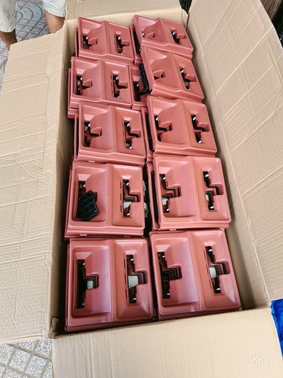 THÙNG LAU NHÀ TỰ VẮT