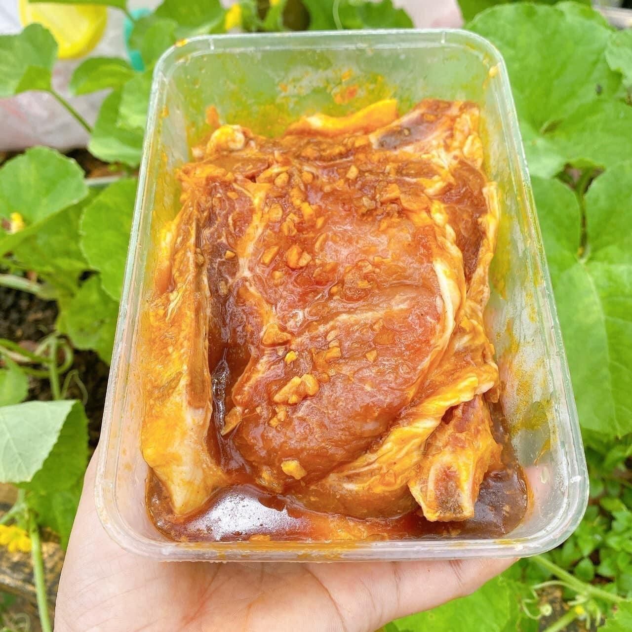 Sườn Cốt Lếch Ướp Xá Xíu - ( 1 ký 2 hộp )